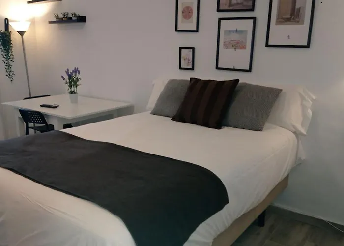 Holidays2Torremolinos Studio In Loma Del Colegial Torremolinos Close To Center With Pool, Rooftop Terrace